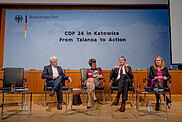 In einer vom Talanoa-Dialog inspirierten Runde diskutierten Vertreterinnen und Vertretern der Bundesregierung den Beitrag Deutschlands zum Erreichen der Klimaziele von Paris © DKK, S. Röhl